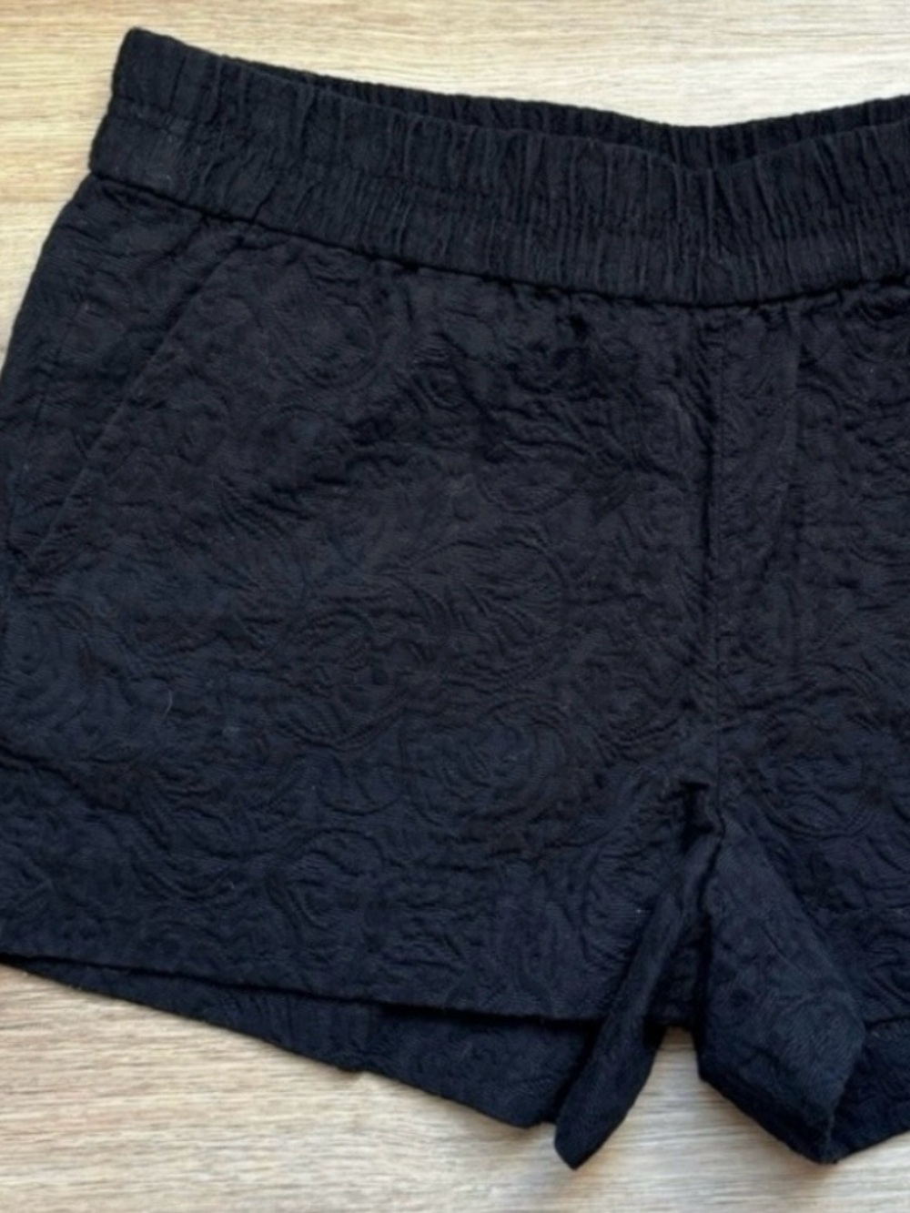 J.Crew Black Jacquard Textured Floral Pull On Shorts Size 6 NWOT